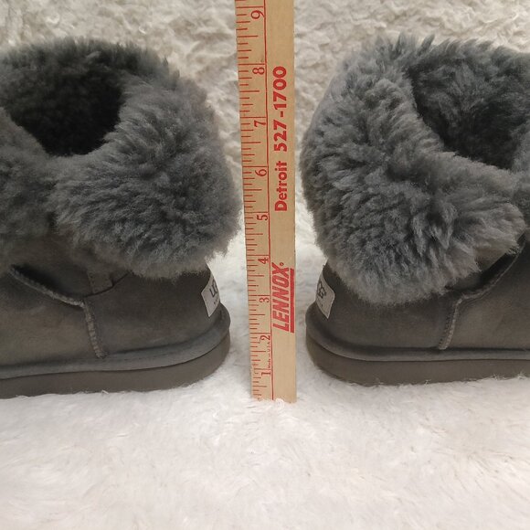UGG Women's Gray Singature Suede Sheepskin Winter Boots Size 8 - Picture 4 of 10